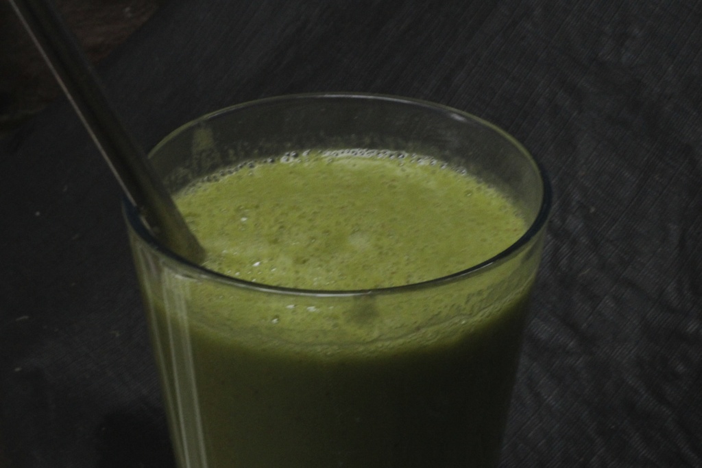 Kale, Apple, Ginger Zinger